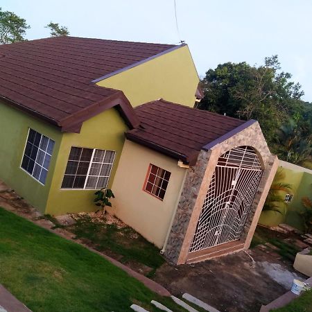 Gables Vacation Rentals With Private Gated Parking Onsite Knockpatrick 外观 照片