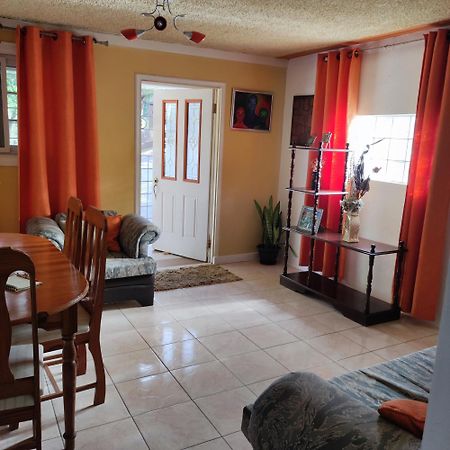 Gables Vacation Rentals With Private Gated Parking Onsite Knockpatrick 外观 照片