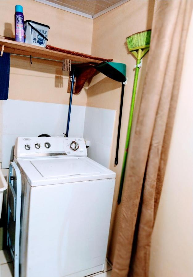 Gables Vacation Rentals With Private Gated Parking Onsite Knockpatrick 外观 照片