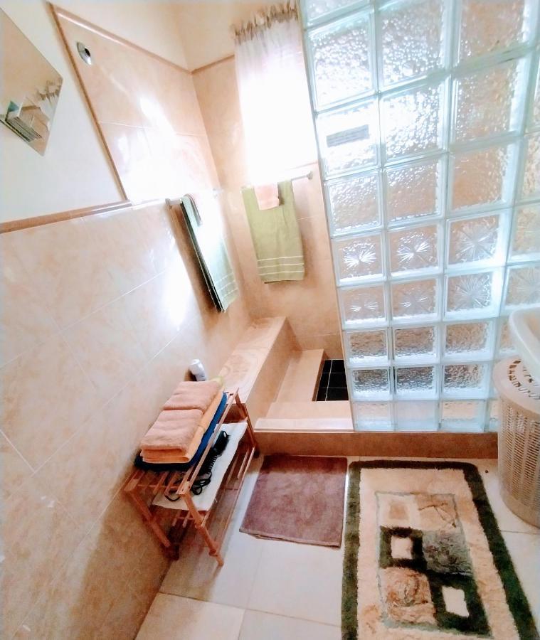 Gables Vacation Rentals With Private Gated Parking Onsite Knockpatrick 外观 照片