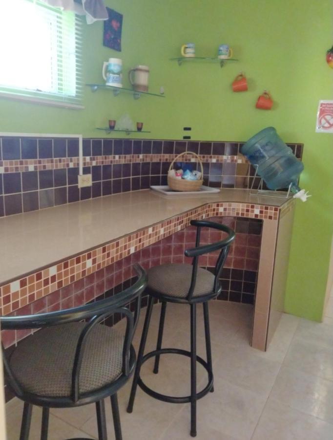 Gables Vacation Rentals With Private Gated Parking Onsite Knockpatrick 外观 照片