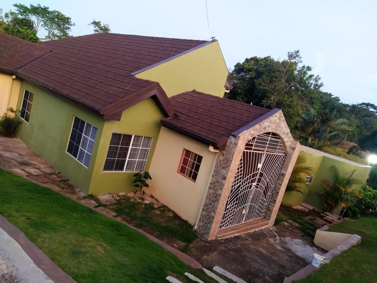 Gables Vacation Rentals With Private Gated Parking Onsite Knockpatrick 外观 照片