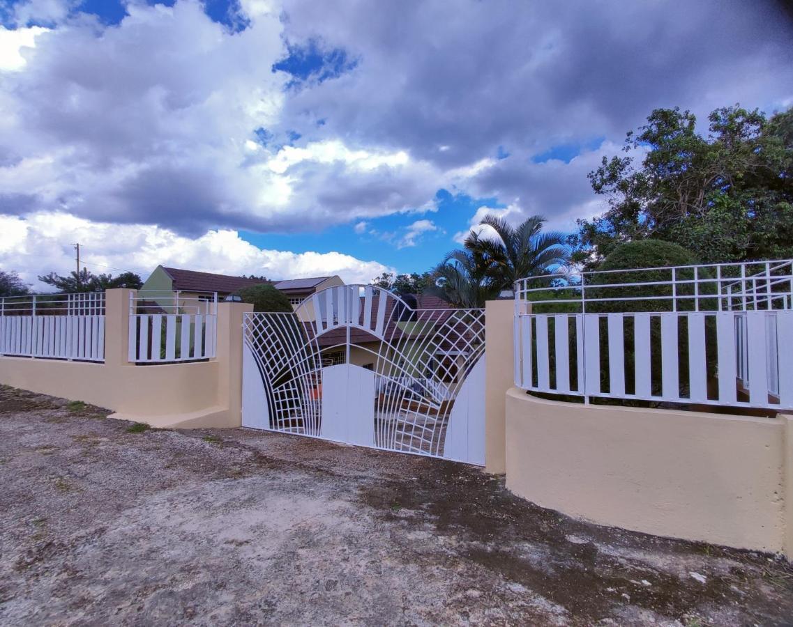 Gables Vacation Rentals With Private Gated Parking Onsite Knockpatrick 外观 照片