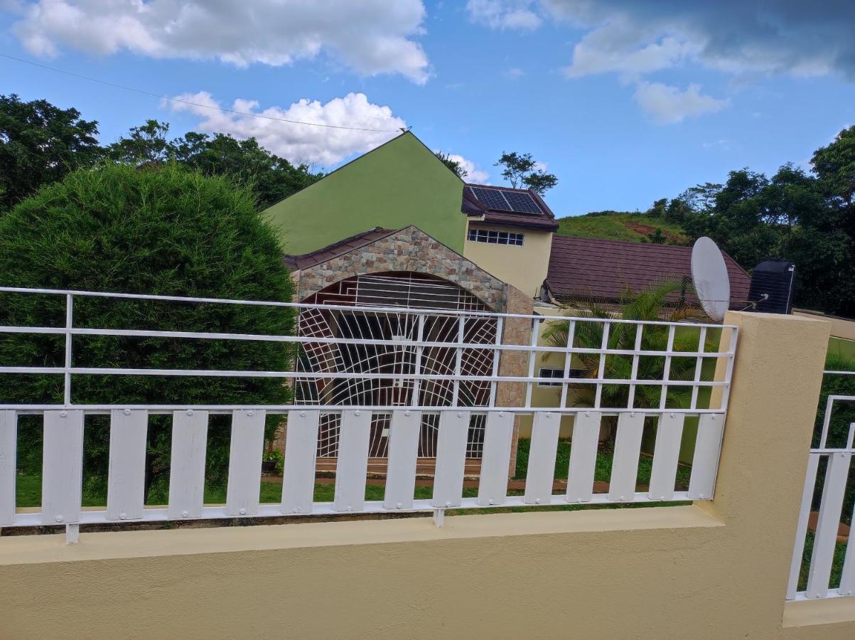 Gables Vacation Rentals With Private Gated Parking Onsite Knockpatrick 外观 照片