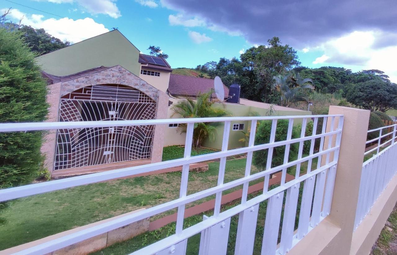 Gables Vacation Rentals With Private Gated Parking Onsite Knockpatrick 外观 照片