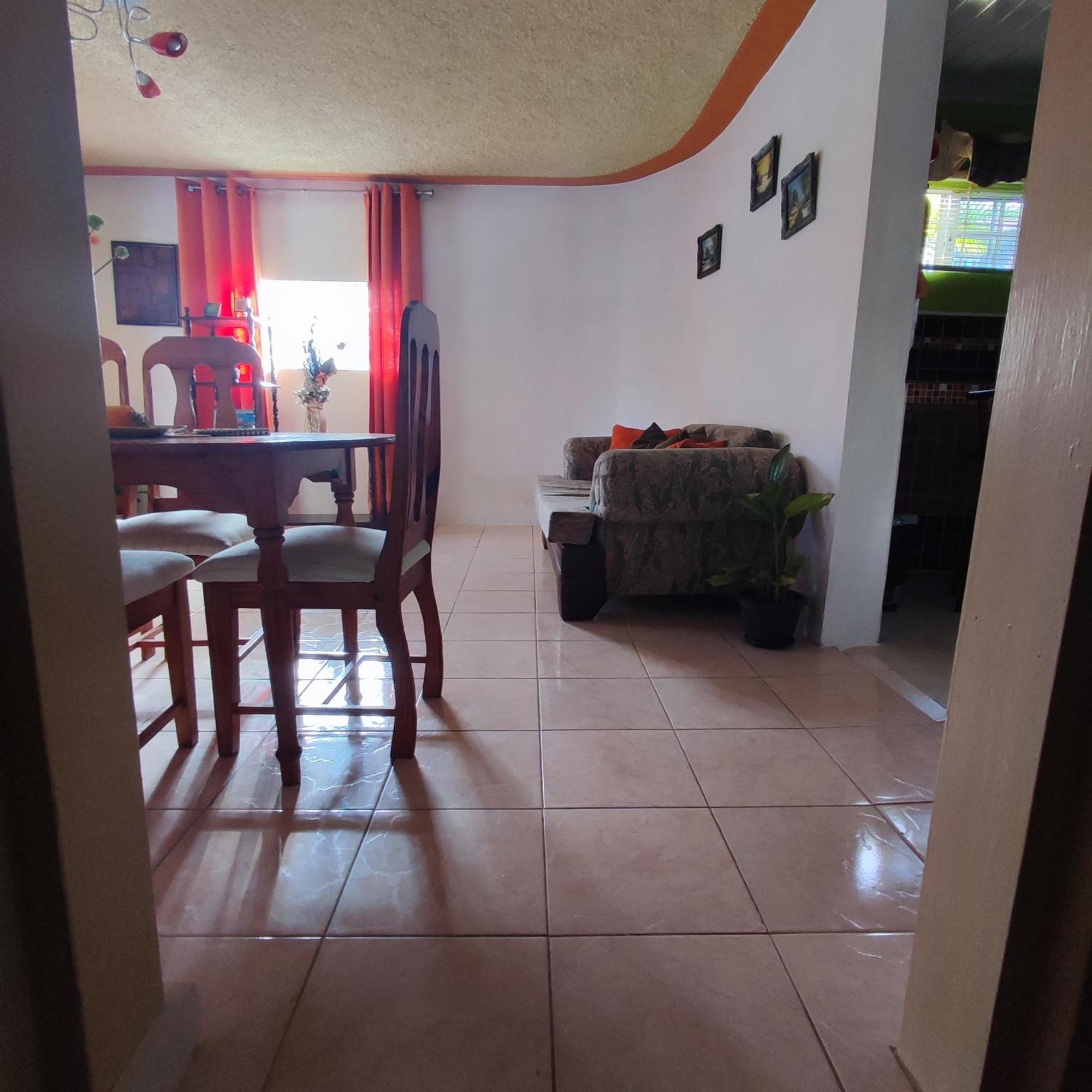 Gables Vacation Rentals With Private Gated Parking Onsite Knockpatrick 外观 照片